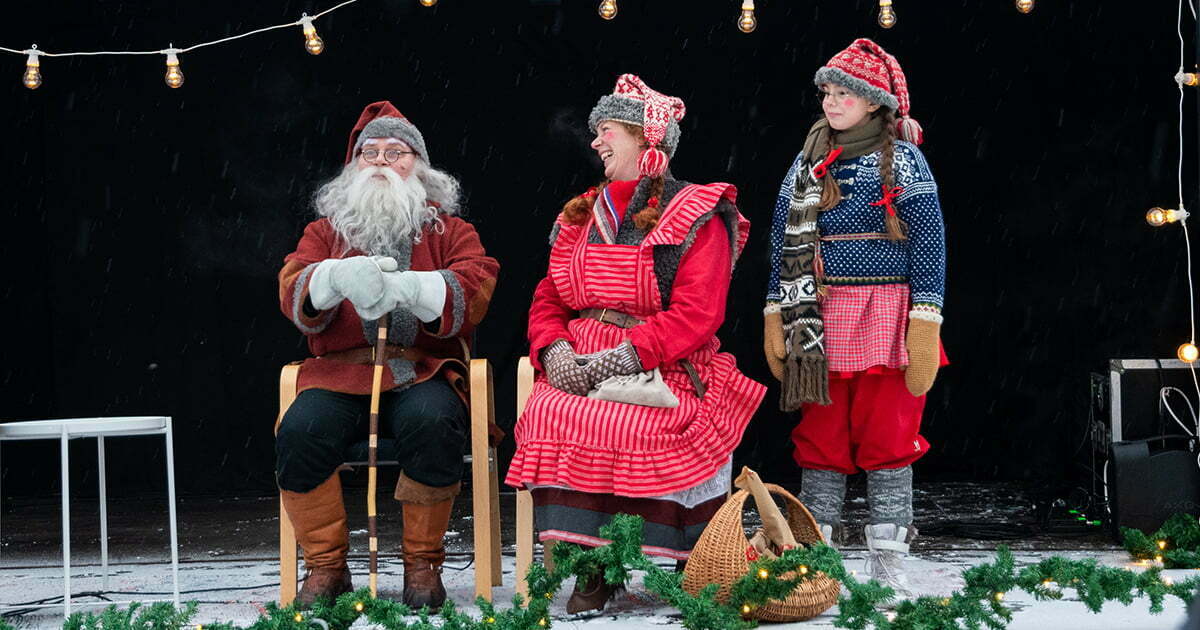 Tomtens show på julmarknaden i Hägnan och Gammelstad kyrkstad