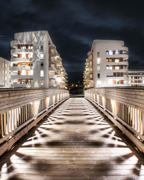 Bron till Kuststad Luleå en höstnatt stående bild 00127 format 1080x1350