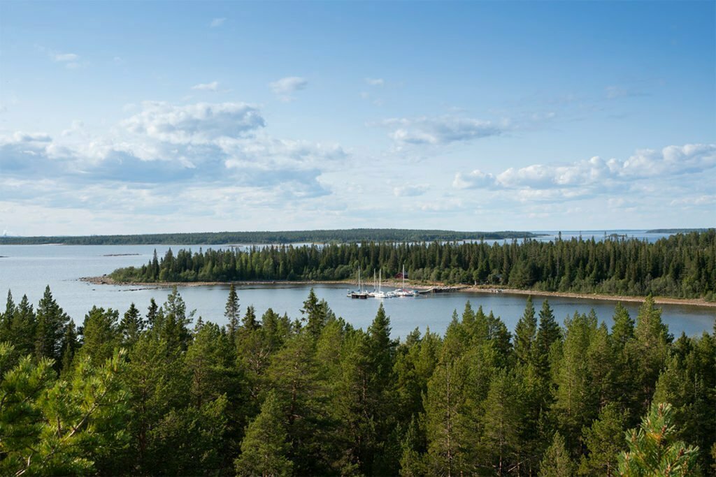 Kluntarnas båthamn från utsiktstornet 1200x800 Bild 00006