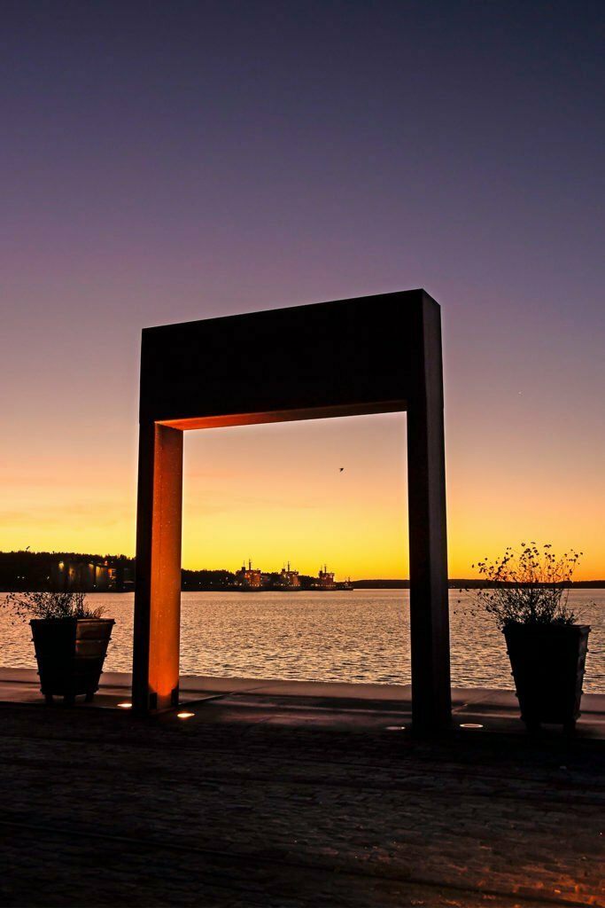 Södra hamnplan i Luleå portal med isbrytarna i bakgrunden