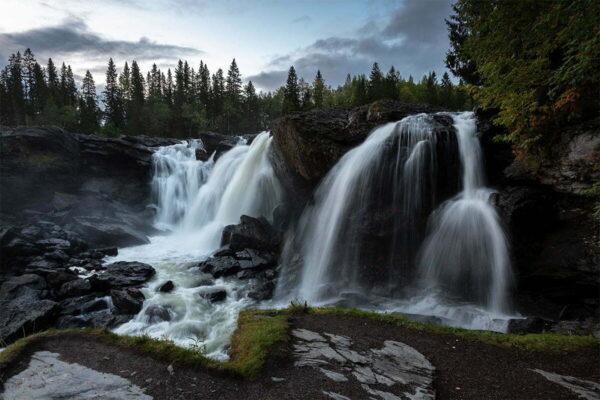 Ristafallet vackert vattenfall i Åre 1200x800 px bild 00054