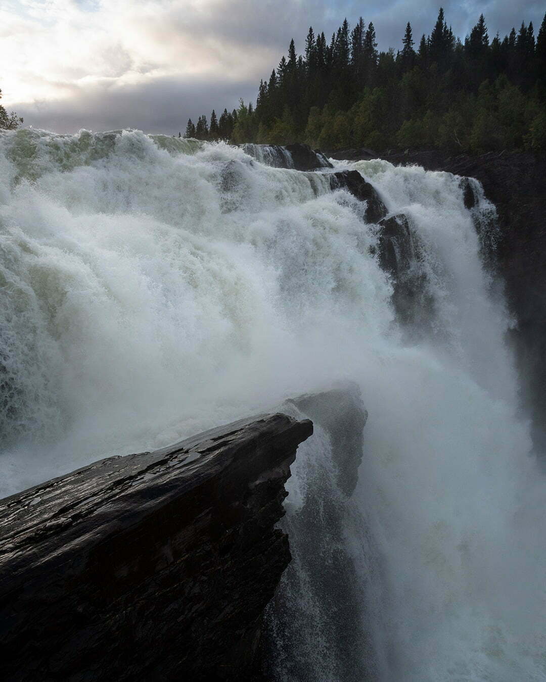 Tännforsen vattenfall Åre i Jämtland 1080x1350
