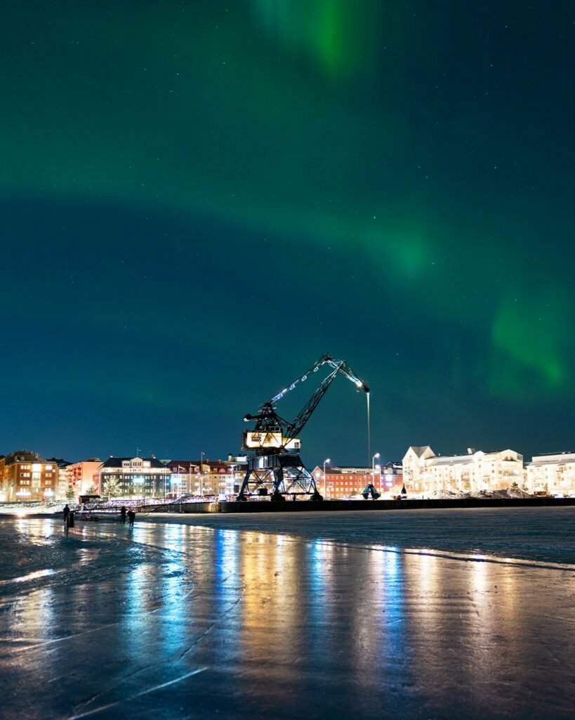 Bild 00153 Norrsken i södra hamn och isvägen vid kranen i Luleå storlek 1080x1350