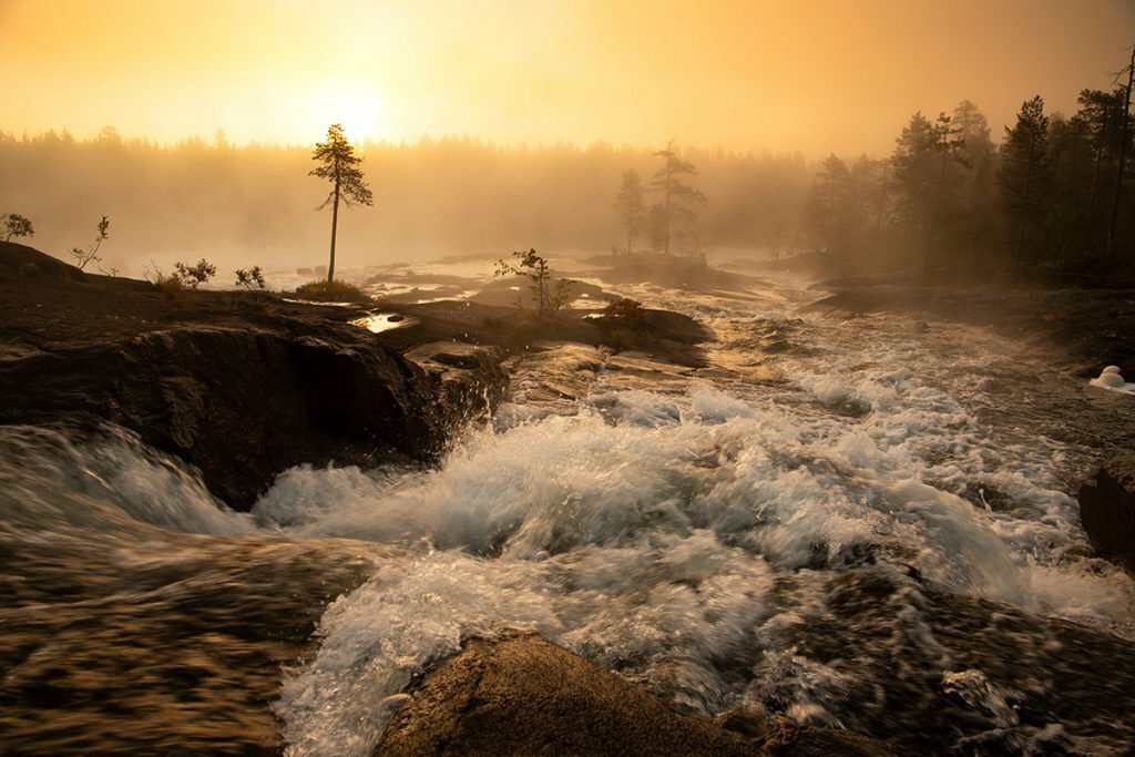 Gyllene soluppgång i Trollforsen Piteälven 1200x800 bild 00068