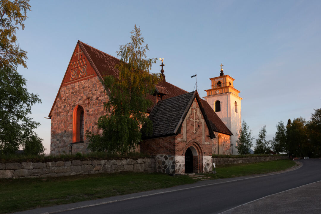Bild 00211 Gammelstad Kyrka Midnattsljus